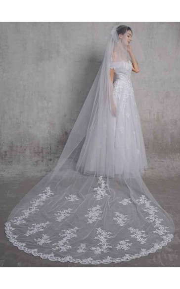 Two-tier Lace Applique Edge Cathedral Bridal Veils With Lace