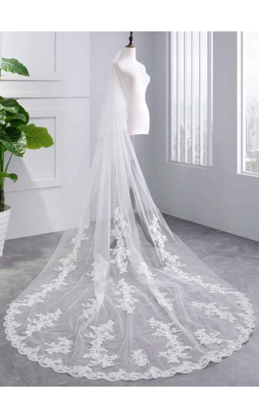 Two-tier Lace Applique Edge Cathedral Bridal Veils With Lace