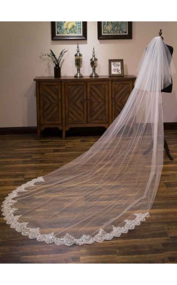 Two-tier Lace Applique Edge Cathedral Bridal Veils With Lace