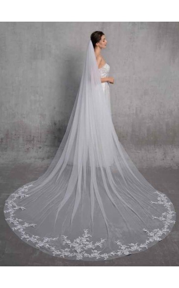 One-tier Lace Applique Edge Cathedral Bridal Veils With Lace