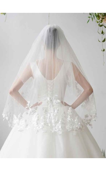 Two-tier Lace Applique Edge Fingertip Bridal Veils With Lace