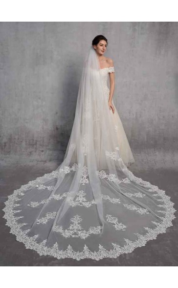 One-tier Lace Applique Edge Cathedral Bridal Veils With Lace