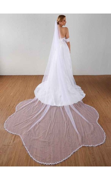 One-tier Lace Applique Edge Cathedral Bridal Veils With Lace